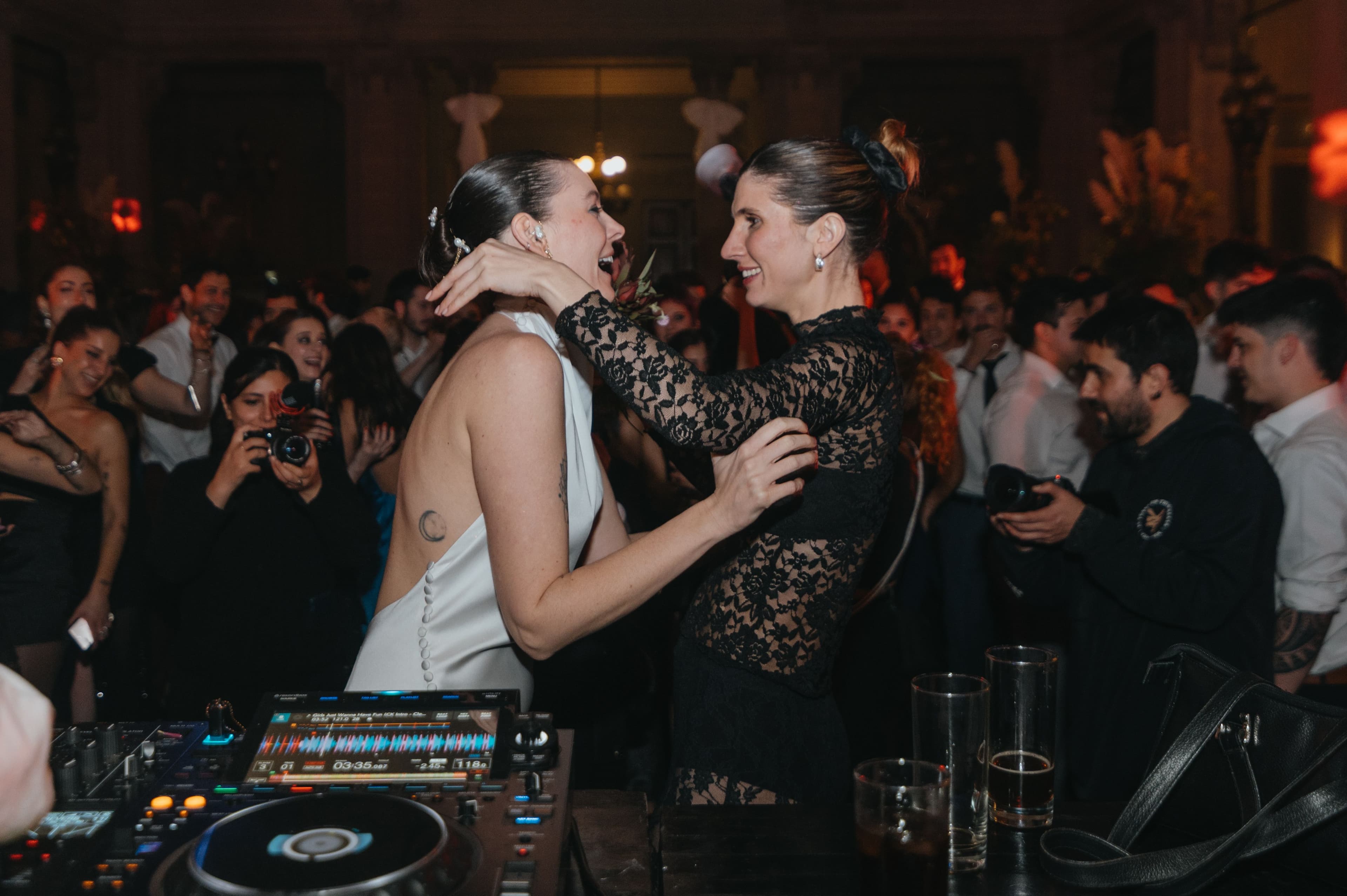 Celebrazione con DJ al ricevimento di nozze